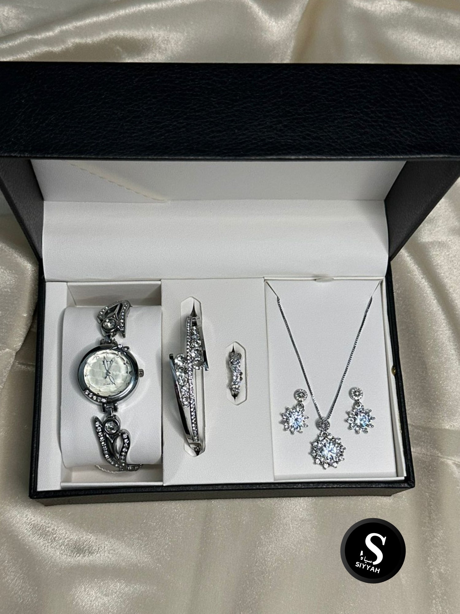 Set of 5  Luxury Watch, Beautiful Ring Necklace Earrings and Bracelet for Girls