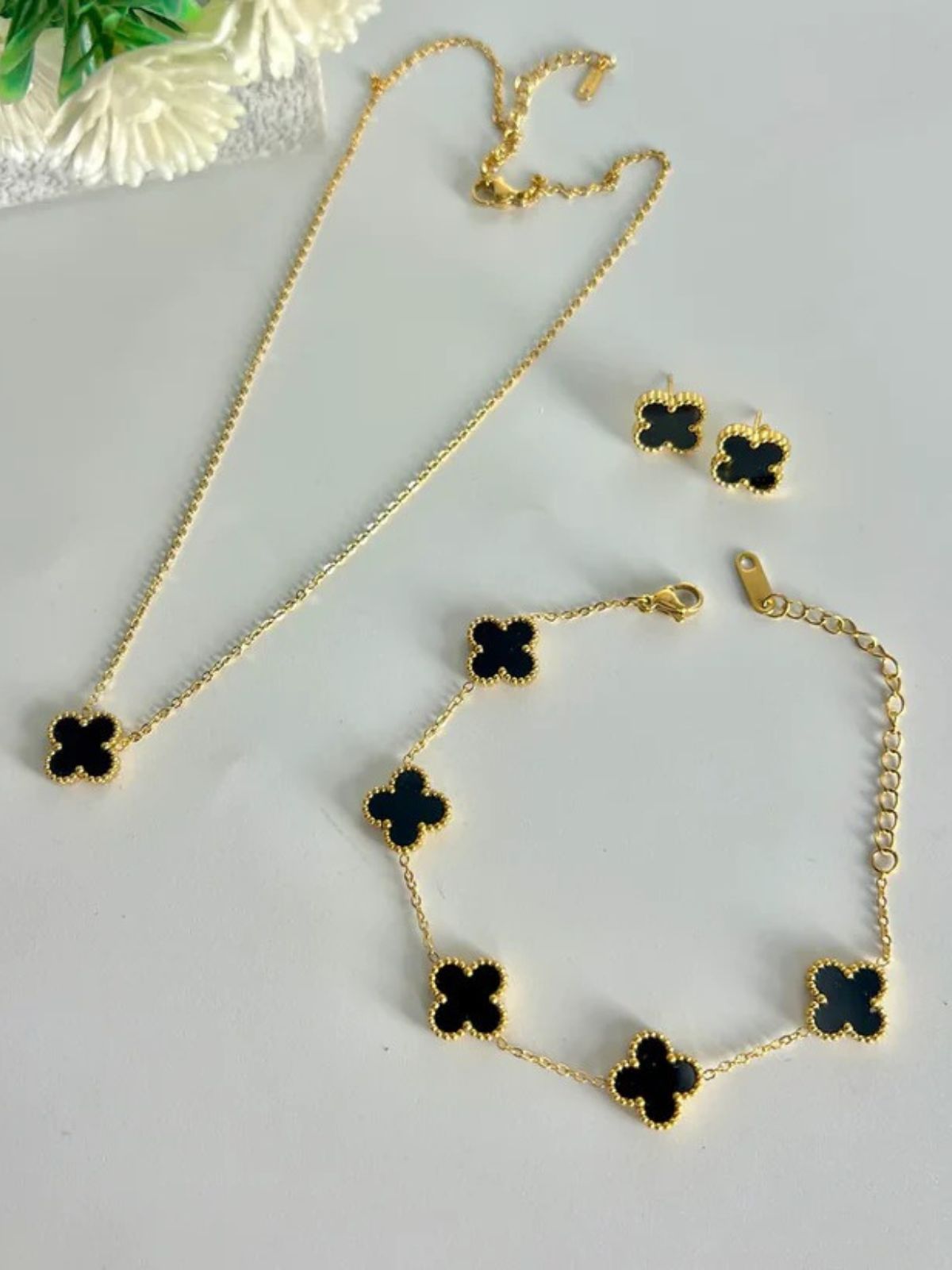 Black  4 pcs  Leaf Clover Jewellery Set With Special Gift Box