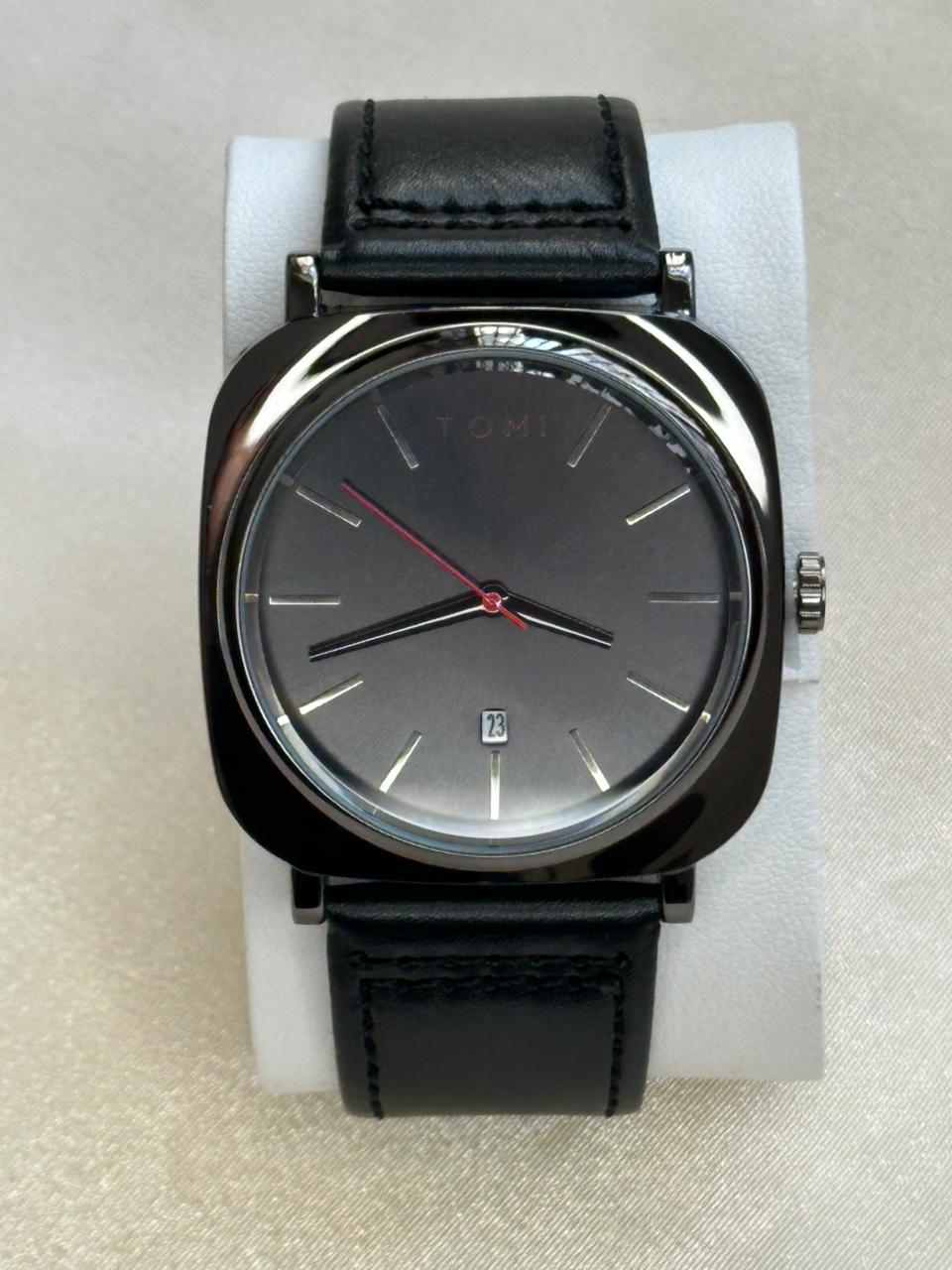 TOMI Midnight Noir – Minimalist Black Dial Men's Watch - Siyyah