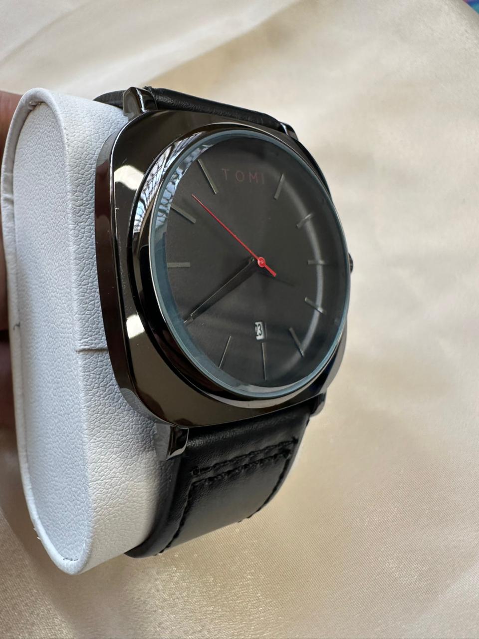 TOMI Midnight Noir – Minimalist Black Dial Men's Watch - Siyyah