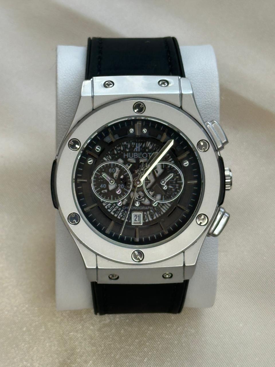 Hublot Geneve Classic Fusion Stainless Steel Quartz Watch -Black and silver - - Siyyah