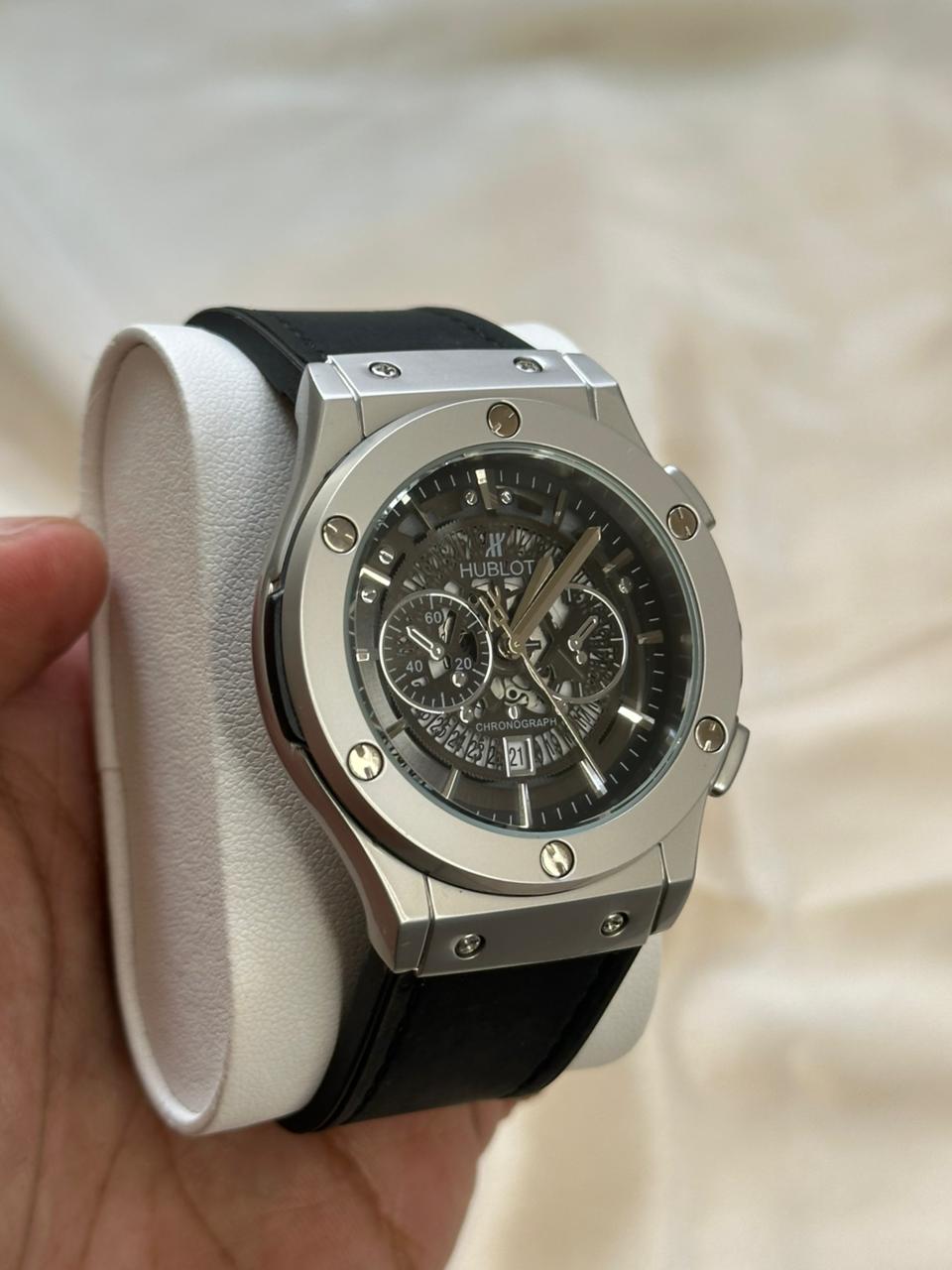 Hublot Geneve Classic Fusion Stainless Steel Quartz Watch -Black and silver - - Siyyah