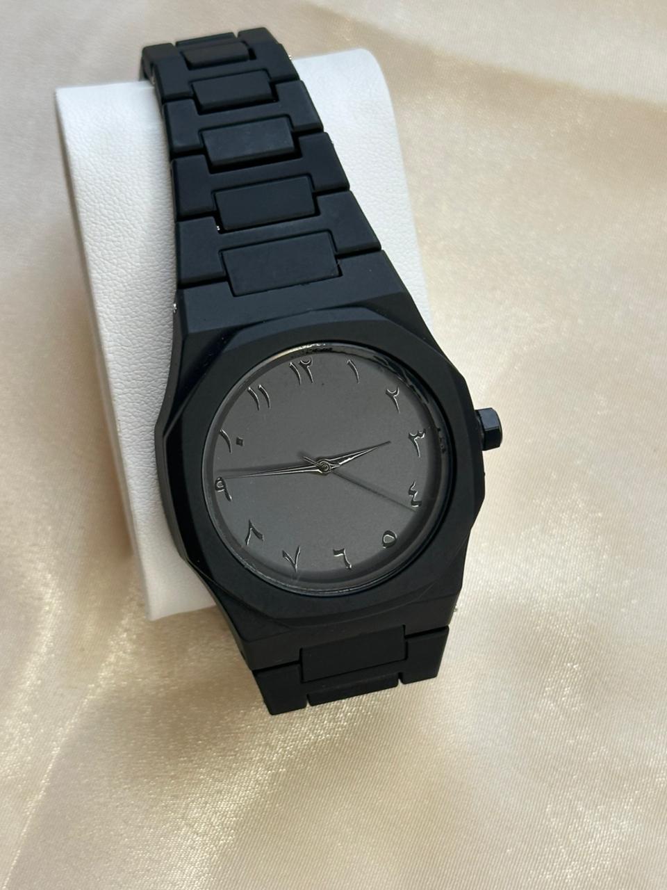 Midnight Black Minimalist Arabic Dial Watch - Siyyah